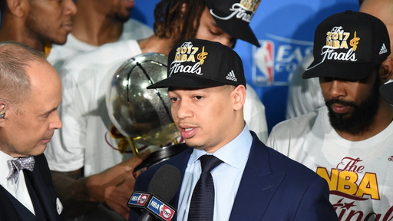 Cool Hand Lue: Cavs coach keeps NBA champs calm amid chaos